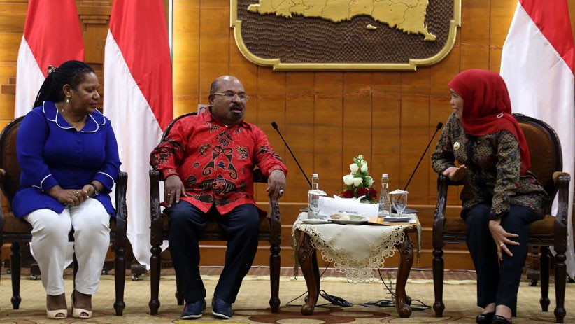 Bahas Kerja Sama Jawa Timur dan Papua, Khofifah Bertemu Lukas Enembe - Bagian 3