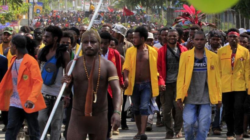 Demo Susulan di Jayapura Kembali Ricuh, Mobil Dinas Dandim Dirusak