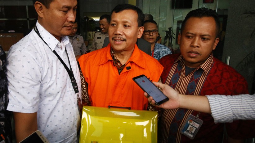 Kasus Suap Proyek Meikarta, Sekda Jabar Iwa Karniwa Ditahan KPK - Bagian 1