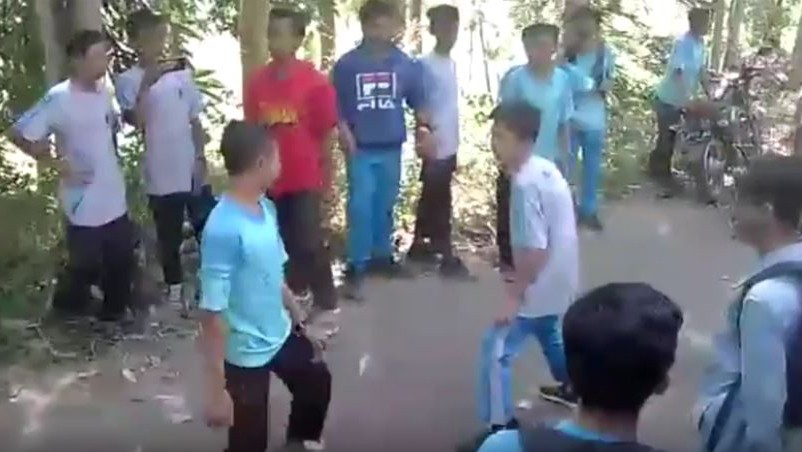 Viral, Pelajar SMP Duel ala Tarung Bebas di Bondowoso