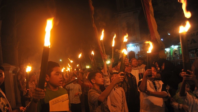 Sambut 1 Muharam, Warga Medan Gelar Pawai Obor dengan Jalan Kaki Sejauh 13 Km