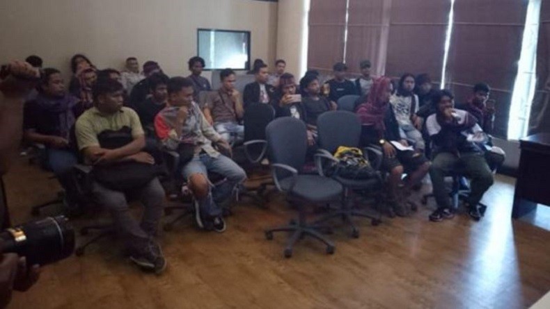 Tolak Wisata Halal di Kawasan Danau Toba, Puluhan Mahasiswa Gelar Unjuk Rasa