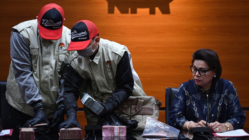 KPK Pamer Barang Bukti Uang Ratusan Juta Hasil OTT Bupati Bengkayang - Bagian 4