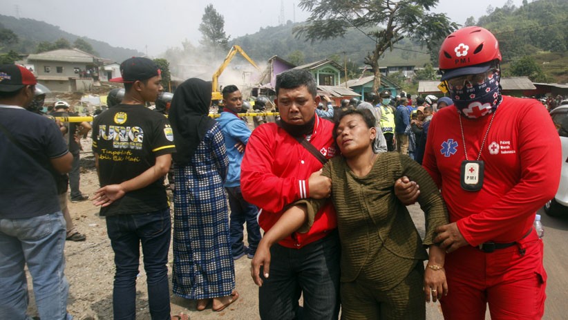 Puluhan Bangunan Tidak Berizin di Kawasan Puncak Bogor Dibongkar - Bagian 3
