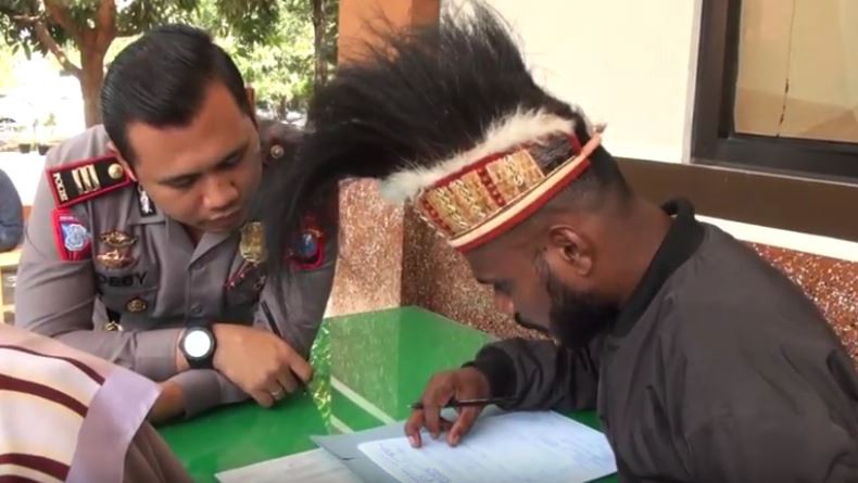 Gelorakan NKRI, Warga asal Papua di Mojokerto Dapat SIM Gratis