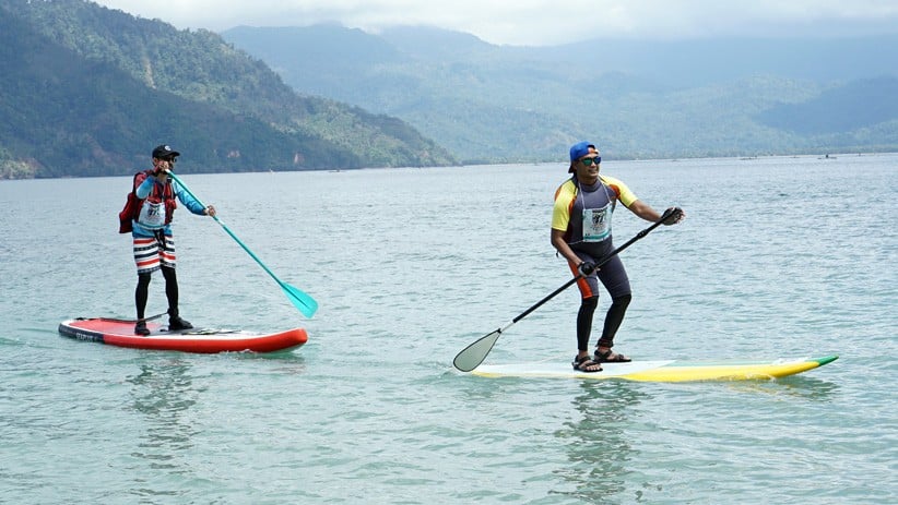 Serunya Berwisata Sambil Olahraga Kayak  di  Pantai  Mutiara 