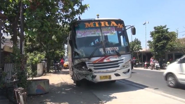 4 Fakta Kecelakaan Bus Mira vs Innova di Nganjuk, Nomor 2 Jangan Dicontoh