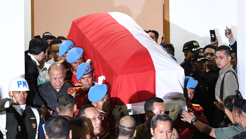 Jenazah BJ Habibie Disemayamkan di Rumah Duka Patra Kuningan - Bagian 1