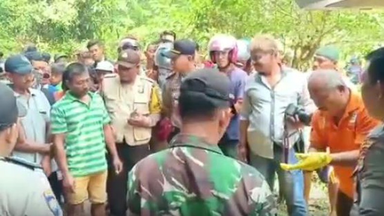 Mayat Laki-Laki dan Motor dalam Saluran Irigasi Gemparkan Warga Lampung Tengah