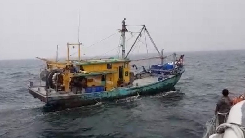 KKP Tangkap Kapal Pencuri Ikan asal Malaysia dan 5 ABK di Perairan Selat Malaka