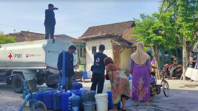 Sumur Warga Mengering, Warga Kaliwungu Kendal Bergantung Bantuan Air Bersih