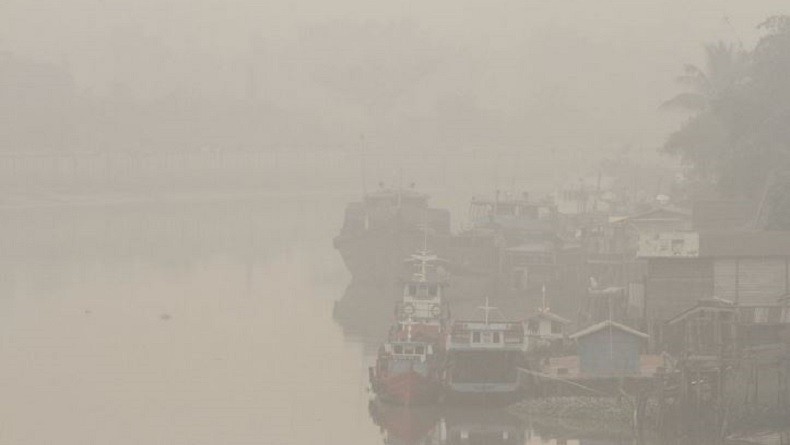 Kabut Asap Masih Selimuti Siak Provinsi Riau Meskipun Diguyur Hujan