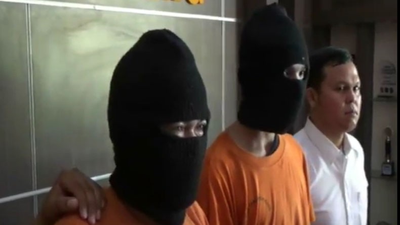 title Mahasiswi di Tanjungpinang Diperkosa Ayah Angkat dan Pacar 2 Hari Berturut-Turut Mahasiswi di Tanjungpinang Diperkosa Ayah Angkat dan Pacar 2 Hari Berturut-Turut