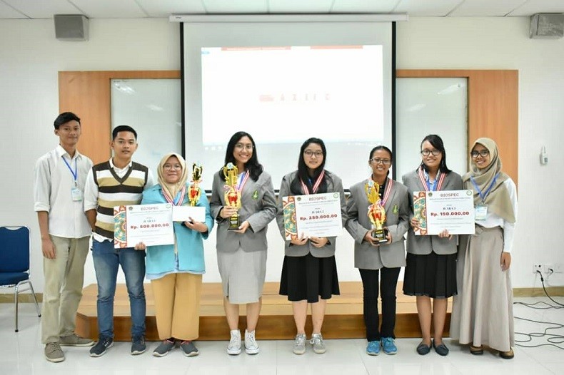 Manfaatkan Mikroorganisme Atasi Limbah Batik, UNS Raih Prestasi di Biospec