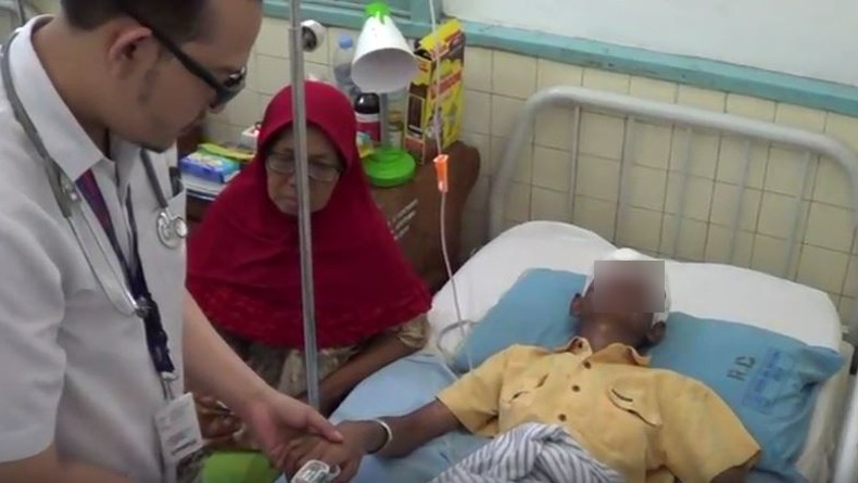 Idap Penyakit Langka, Santri di Surabaya Alergi Sinar Matahari dan Butuh Bantuan