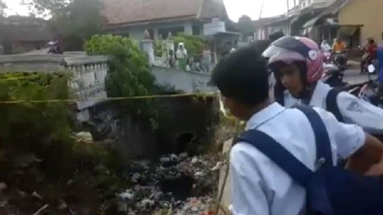 Warga Tanggamus Geger Penemuan Mayat Mengambang di Parit, Disangka Bangkai Hewan
