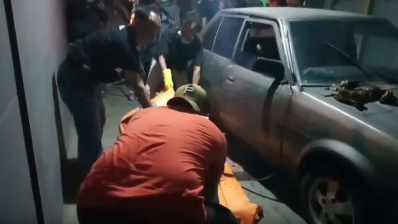 Penemuan Mayat Membusuk dalam Mobil Gemparkan Warga Tasikmalaya