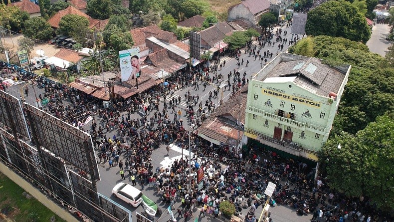 4 Jam Aksi Gejayan Memanggil, Ribuan Mahasiswa Masih Berkumpul di Lokasi Demo