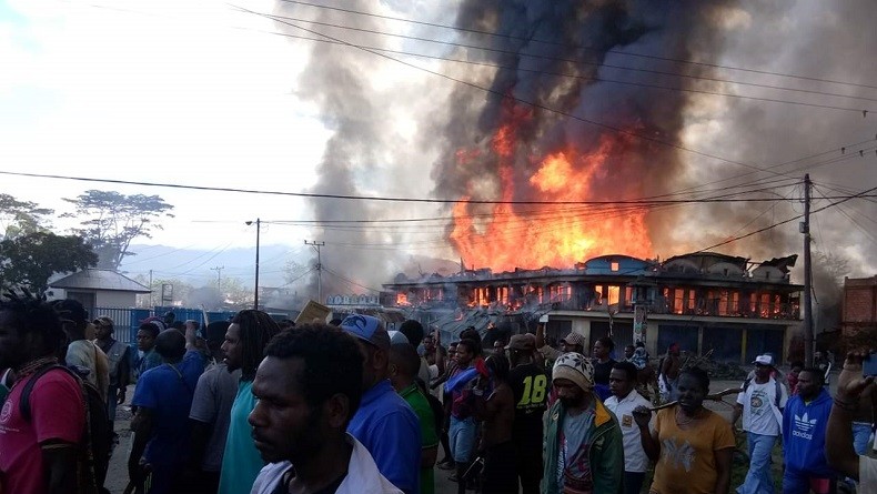 title Polda Papua Buru Oknum Penyebar Hoaks yang Picu Kerusuhan di Wamena Polda Papua Buru Oknum Penyebar Hoaks yang Picu Kerusuhan di Wamena