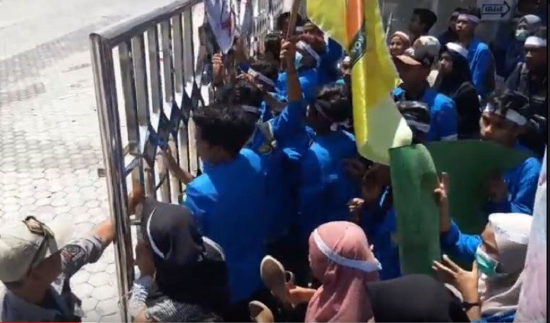 Mahasiswa di Lombok Timur Minta Dewan Komitmen Tolak UU KPK dan RKUHP