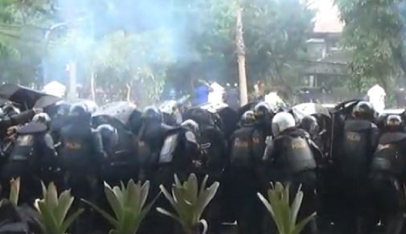Demonstrasi mahasiswa di Bandung Berakhir Ricuh usai Gagal Audiensi dengan DPRD Jabar