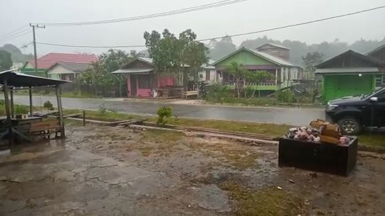 Doa Dikabulkan, Hujan Deras Hapus Kabut Asap di Kaltara usai Salat Istisqa