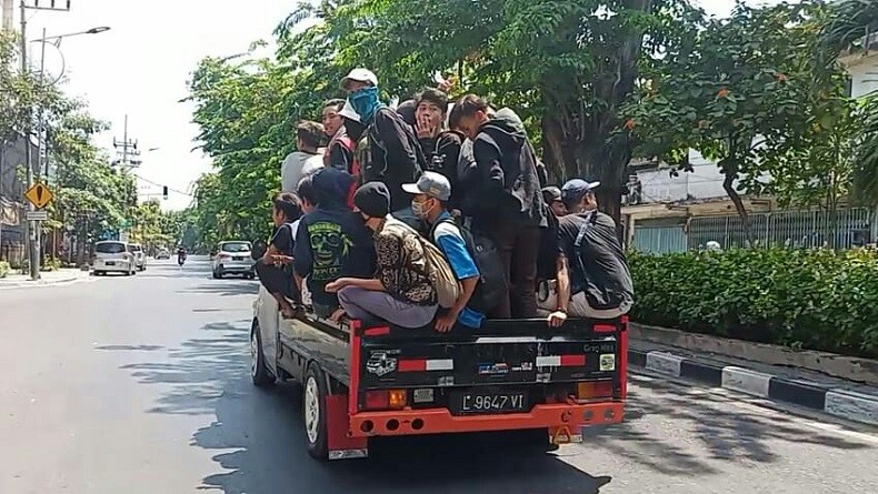 Demo Surabaya Diikuti Ratusan Pelajar SMK, Susul Jejak Siswa STM Aksi di Jakarta