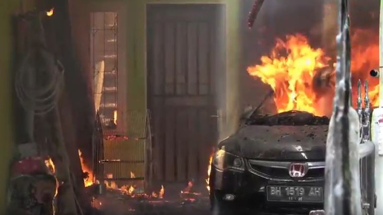 Kebakaran Landa Rumah Warga di Padang, 1 Orang Tewas Terjebak Kobaran Api