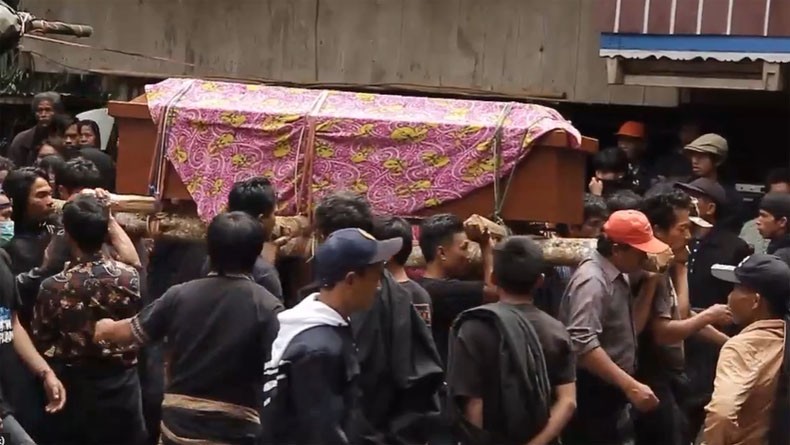 title 9 Jenazah Warga Sulsel Korban Kerusuhan di Wamena Tiba di Makassar, Ini Daftar Namanya 9 Jenazah Warga Sulsel Korban Kerusuhan di Wamena Tiba di Makassar, Ini Daftar Namanya