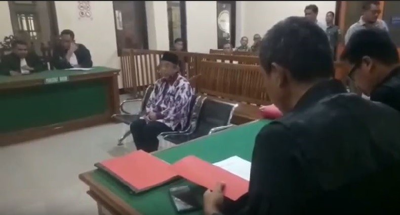 Pelawak Qomar Dituntut 3 Tahun Penjara atas Kasus Pemalsuan Surat Keterangan Lulus Doktoral