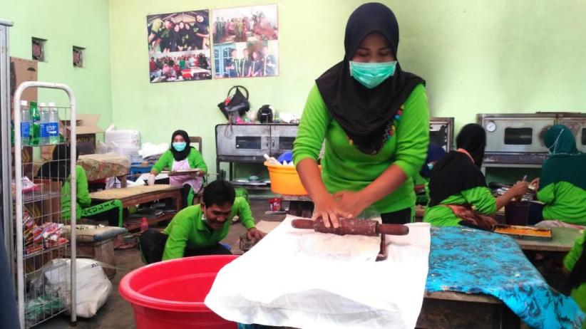 Pengusaha Kue di Banyuwangi Berdayakan Orang dengan Gangguan Jiwa sebagai Pekerja