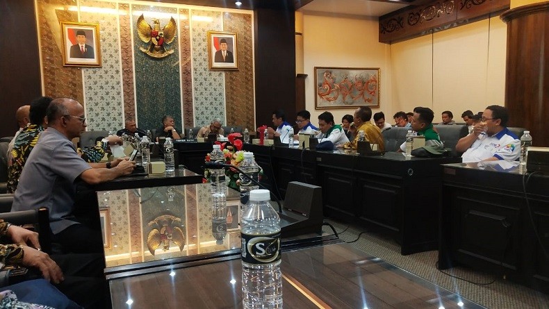 Didemo Buruh, Pemprov Jatim Janji Putuskan Perda Jaminan Pesangon Tahun Depan