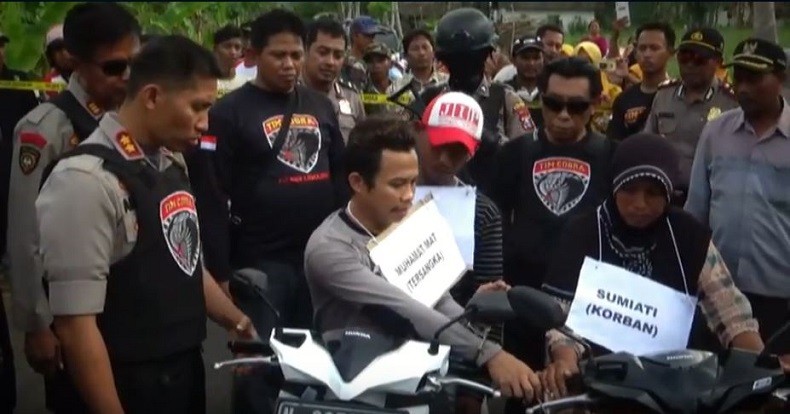 Begal Motor Sujud di depan Korban dan Cium Tangan Warga usai Reka Adegan di Lumajang Jatim