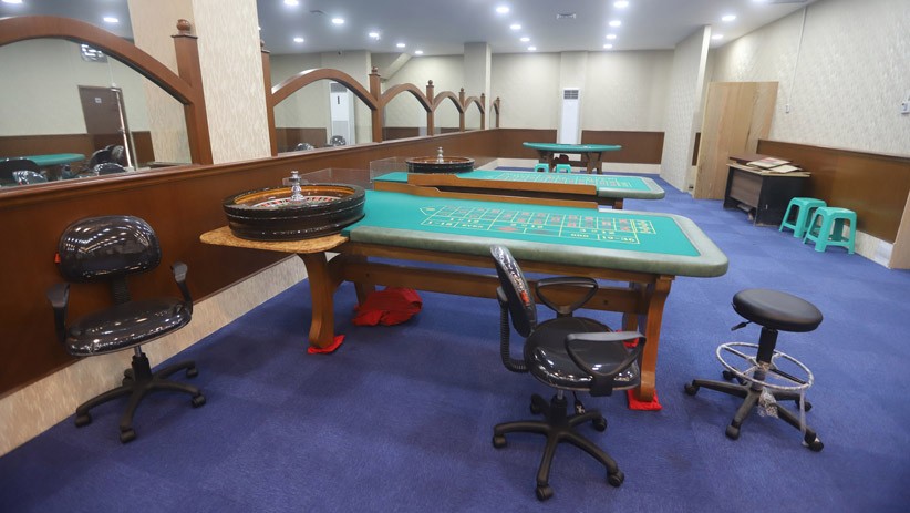 Foto-Foto Arena Judi Kasino di Apartemen Robinson Digerebek Polisi - Bagian 3