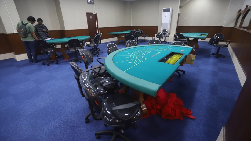 Foto-Foto Arena Judi Kasino di Apartemen Robinson Digerebek Polisi - Bagian 2