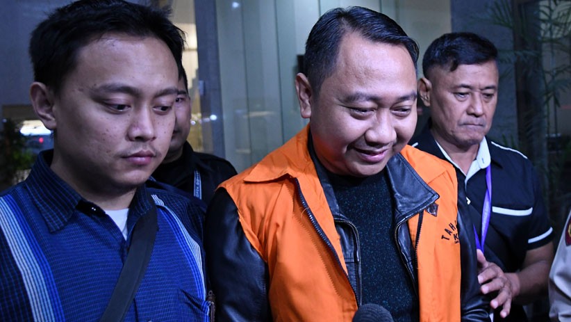 Senyum Bupati Lampung Utara Agung Ilmu Mangkunegara usai Kena OTT KPK - Bagian 3