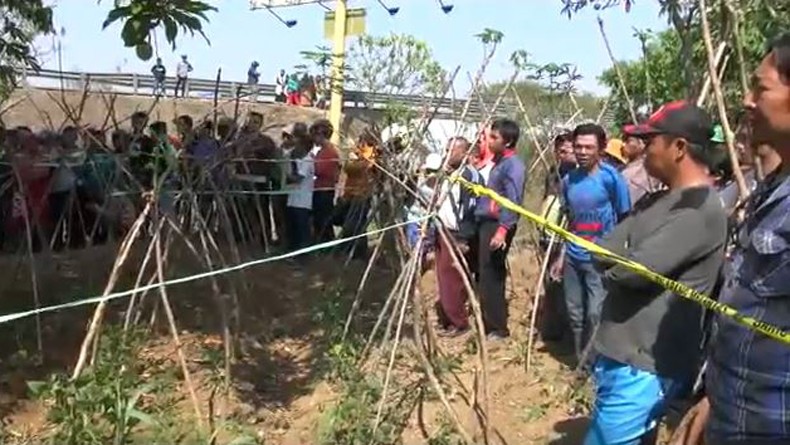 Geger Mayat Pria Tergantung di Pepohonan Samping Jalan Tol Purbaleunyi KM 19