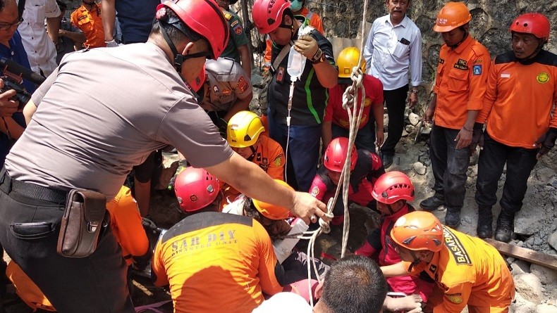 Proyek Pembangunan Talut di Sleman Ambrol, 2 Pekerja Luka-Luka Tertimpa Material