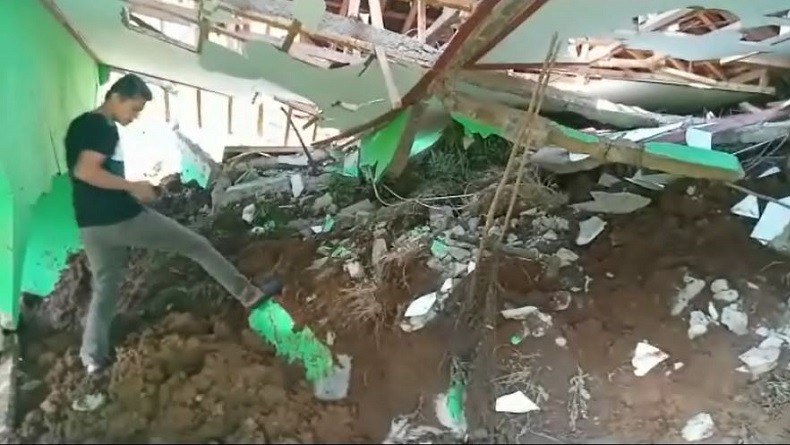 Warga Terdampak Longsor di Cianjur Diminta Mengungsi Sementara