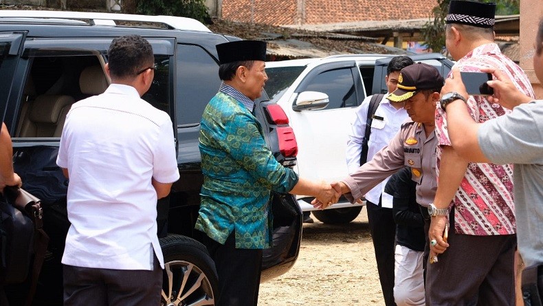 title Wiranto Ditusuk, Ini Jajaran Pejabat Daerah Rombongan Menko Polhukam Wiranto Ditusuk, Ini Jajaran Pejabat Daerah Rombongan Menko Polhukam