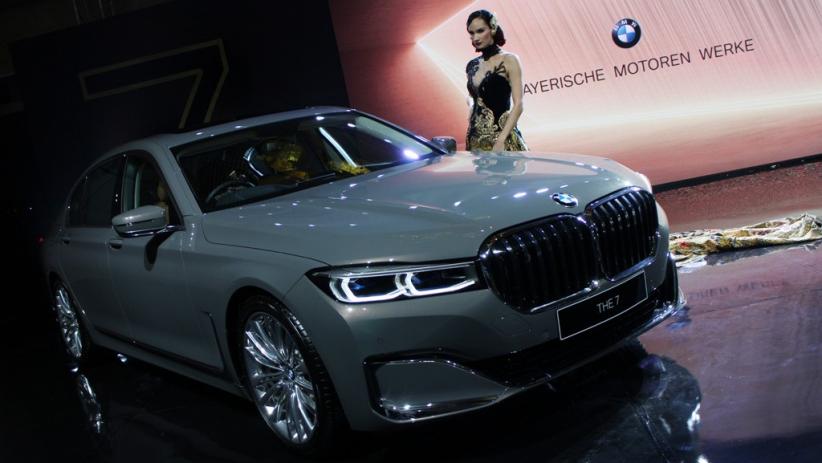 Melihat Tampilan BMW Seri 7 Terbaru Seharga Rp2 Miliar - Bagian 4