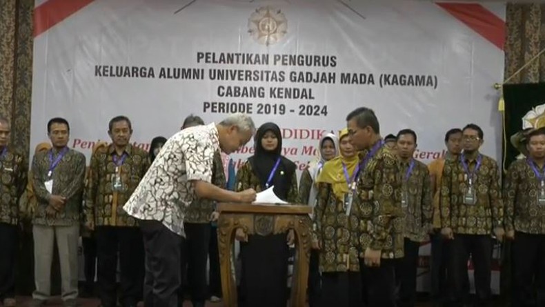 Lantik Pengurus Periode 2019-2024, Ganjar Minta Kagama Kendal Ikut Bangun Daerah