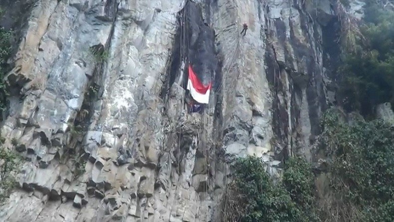 Kebakaran Hutan Gunung Argopuro Probolinggo Ancam PLTU Paiton dan Permukiman Warga