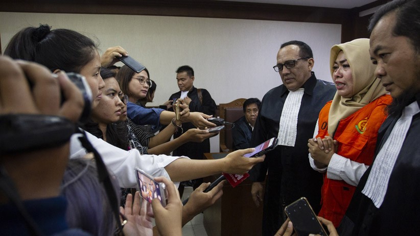 Tak Terbukti Sebar Video 'Penggal Jokowi', Ina Yuniarti Divonis Bebas - Bagian 2