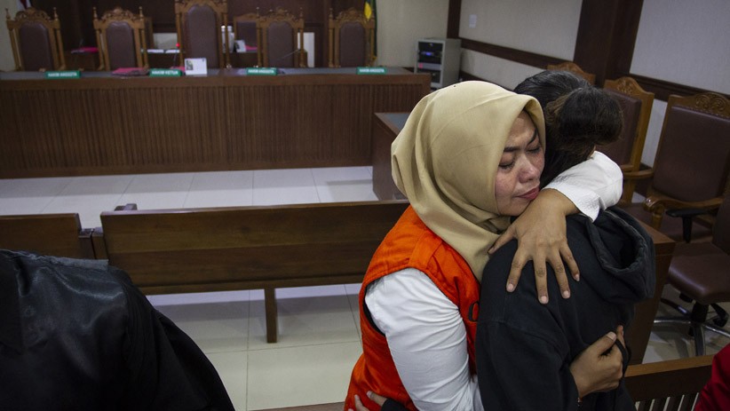 Tak Terbukti Sebar Video 'Penggal Jokowi', Ina Yuniarti Divonis Bebas - Bagian 1