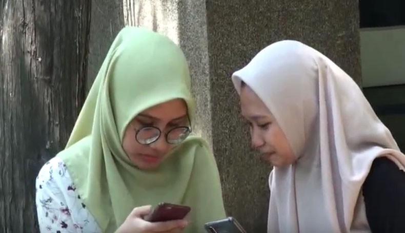 Viral Fenomena Crosshijaber Resahkan Perempuan di Bandung
