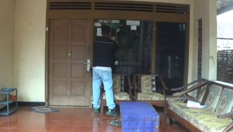 Pasutri Terduga Teroris Ditangkap Densus 88 di Semarang, Samurai dan Buku Jihad Disita