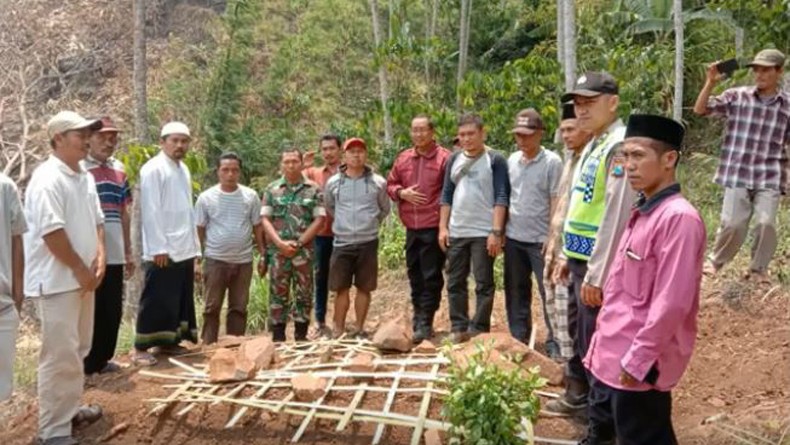 Rindu Ibu, Anak di Probolinggo Bongkar Makam dan Bawa Pulang Jasadnya ke Rumah