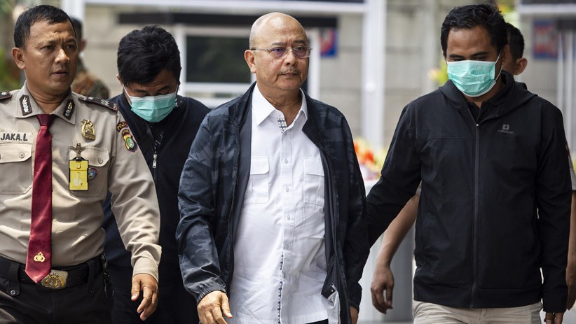 Ekspresi Wali Kota Medan Dzulmi Eldin saat Kena OTT KPK - Bagian 1