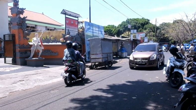 Suami di Denpasar Tusuk Istri hingga Tewas, Hanya Tertawa-tawa saat Diamankan